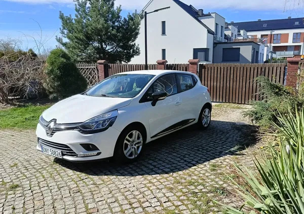 samochody osobowe Renault Clio cena 33600 przebieg: 75000, rok produkcji 2016 z Nysa